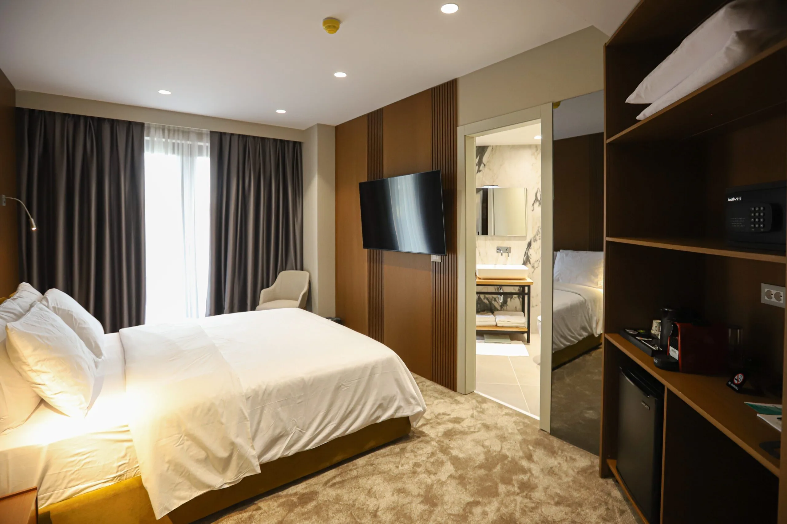 Urban IN room